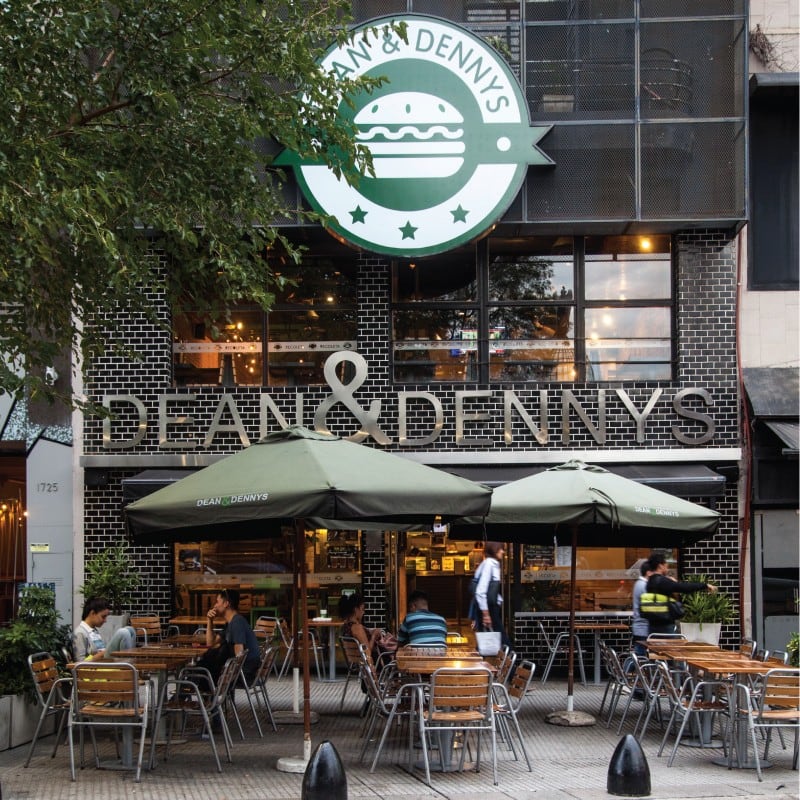 Uno de los 40 locales de Dean & Dennys