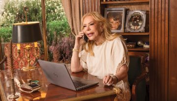 Marina Dodero. Posa en su piso de Recoleta, cuenta cómo le dio  batalla a un segundo cáncer y habla de su nuevo pretendiente