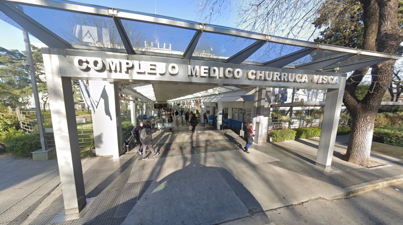 El oficial fue internado en el Hospital Churruca Visca. (Foto: Google Street View)