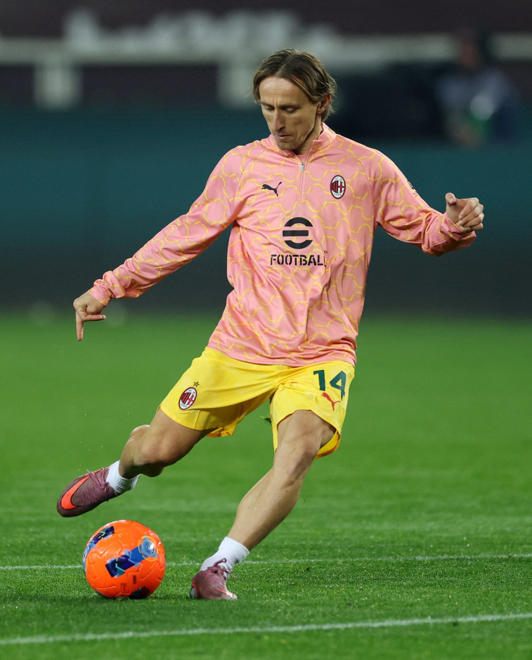 Torino vs Milan por la fecha 14 de la Serie A de Italia del 2025.