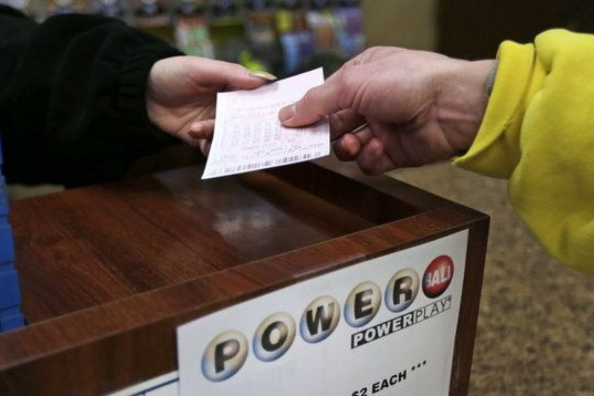 En Estados Unidos, no es necesario ser ciudadano o residente para jugar al Powerball