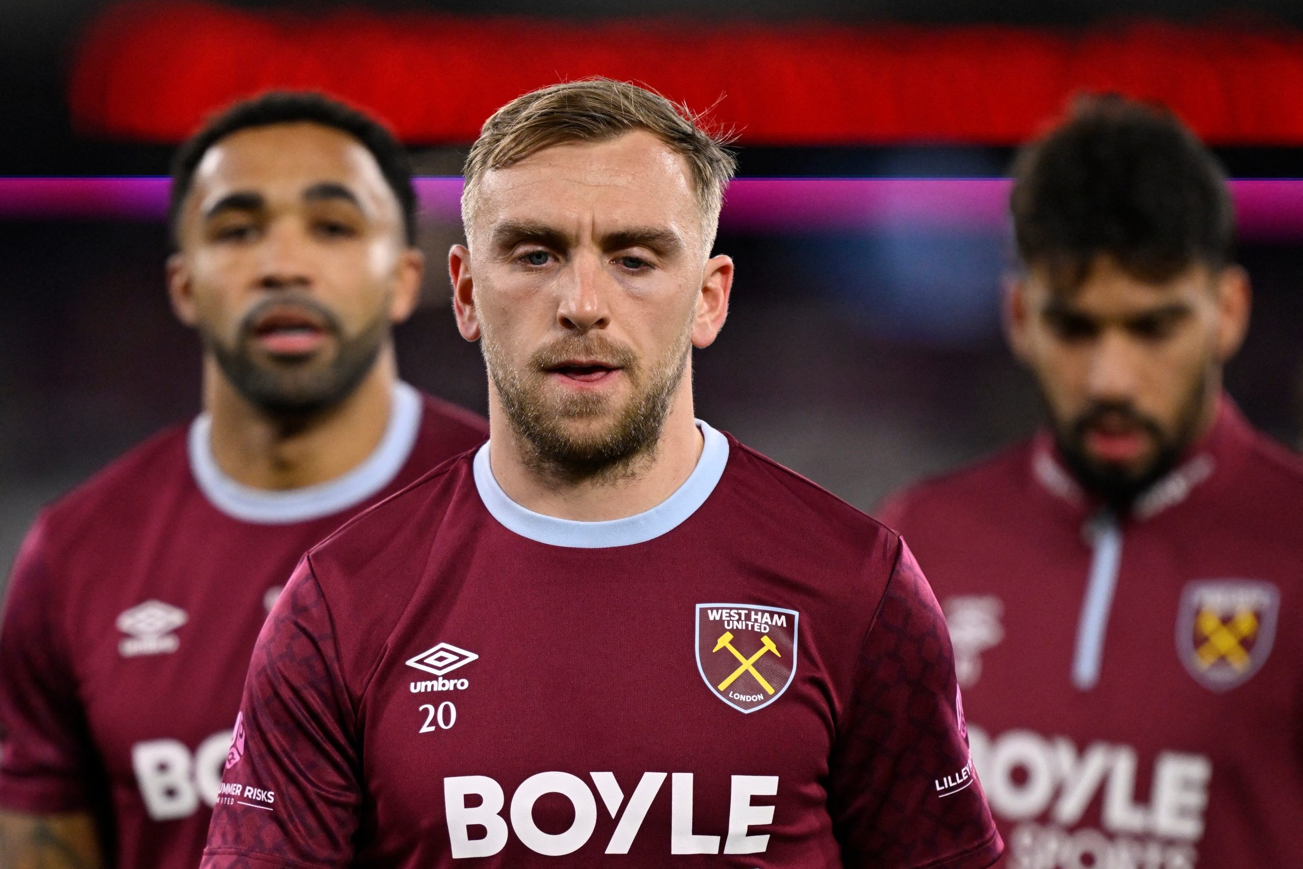 West Ham vs Brighton por la fecha 19 de la Premier League del 2025.