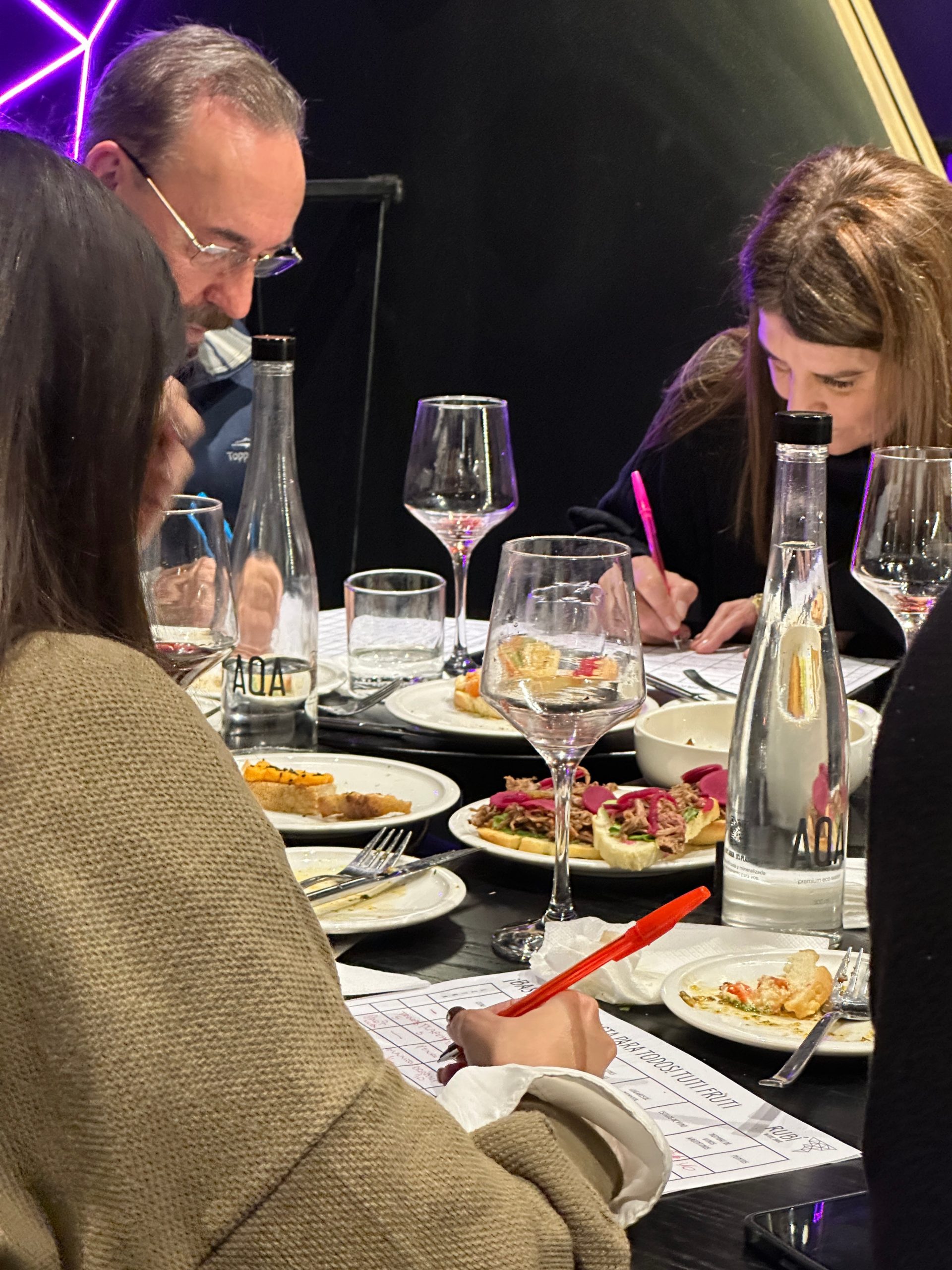 “Tutti frutti y vino” es uno de los juegos más elegidos por los visitantes para conocerse