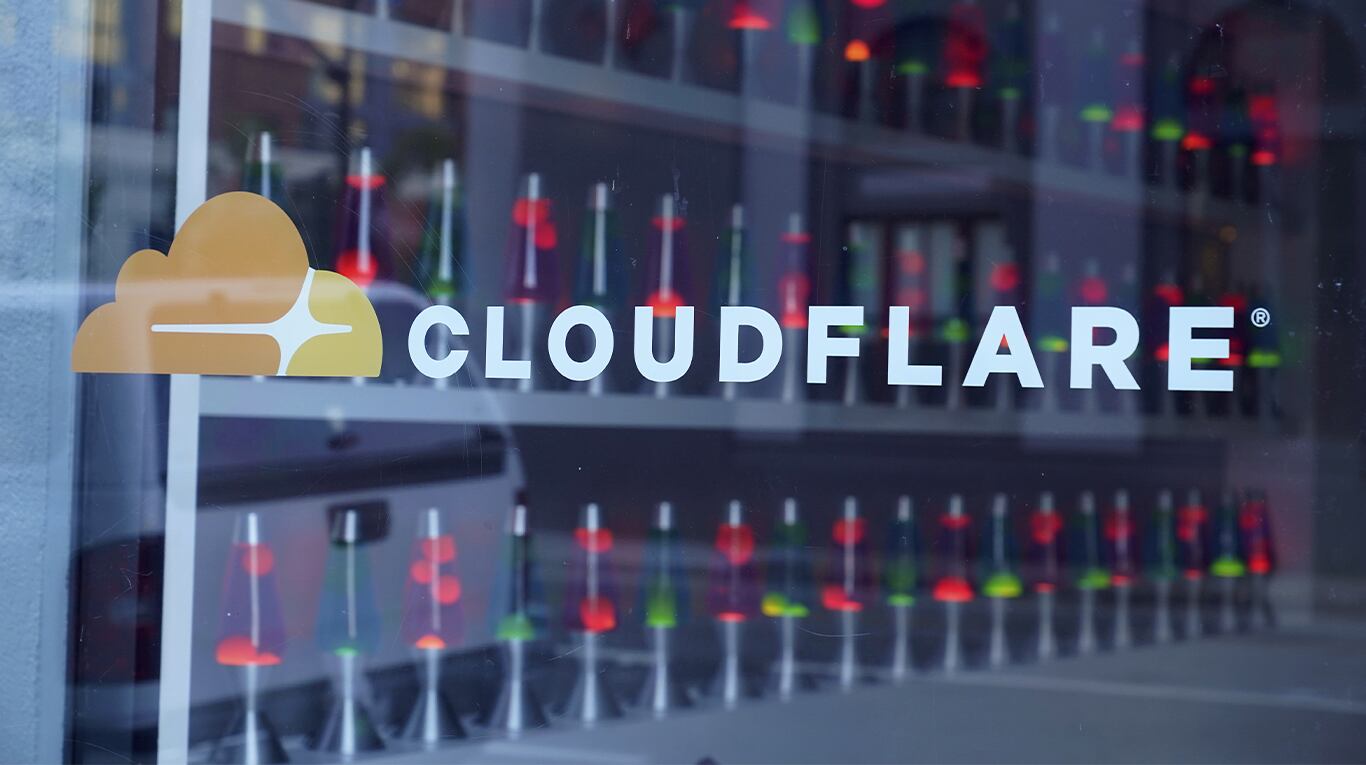 Un nuevo apagón masivo golpeó esta mañana a gran parte de la web y la culpable fue Cloudflare, la misma empresa de infraestructura que causó el incidente de fin de noviembre. (Foto: AP)