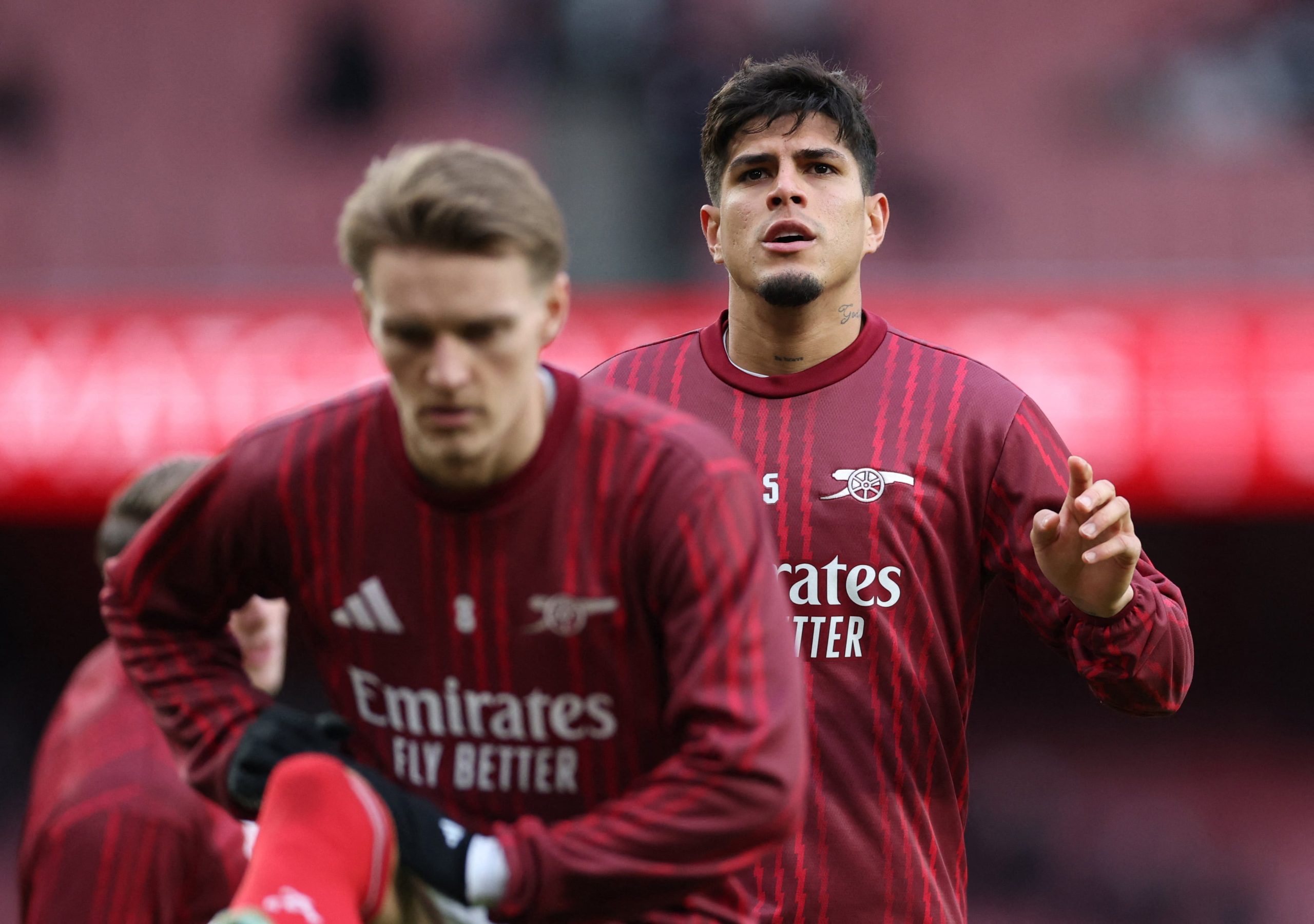 Arsenal vs Brighton por la fecha 18 de la Premier League del 2025.