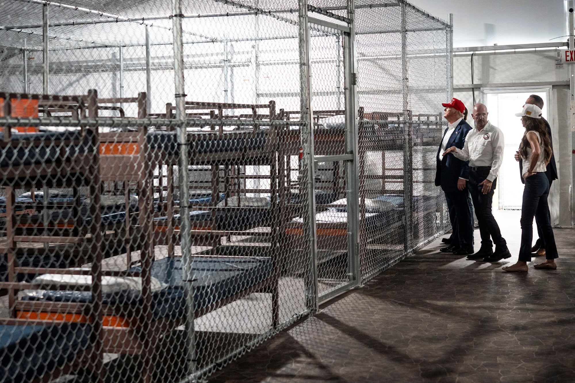 Alligator Alcatraz permanece abierto, pese a denuncias respecto de las condiciones precarias 