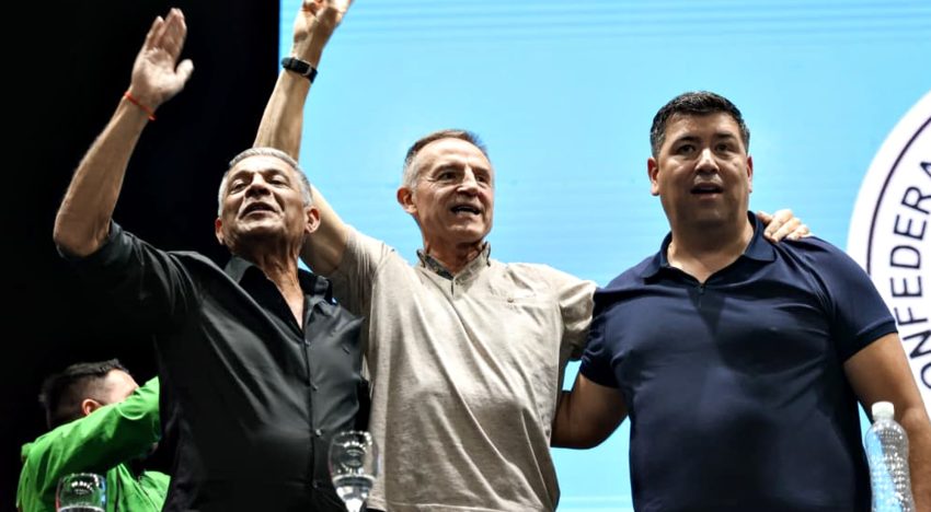 La CGT marcha en protesta contra la reforma laboral junto con las CTA, los piqueteros, la izquierda y sectores del PJ