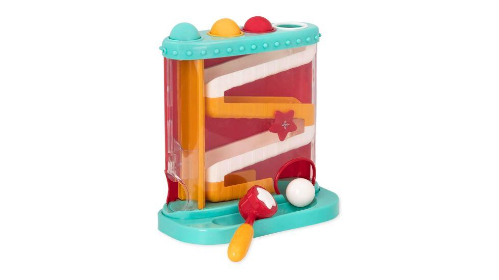 Juguete golpea y rueda.