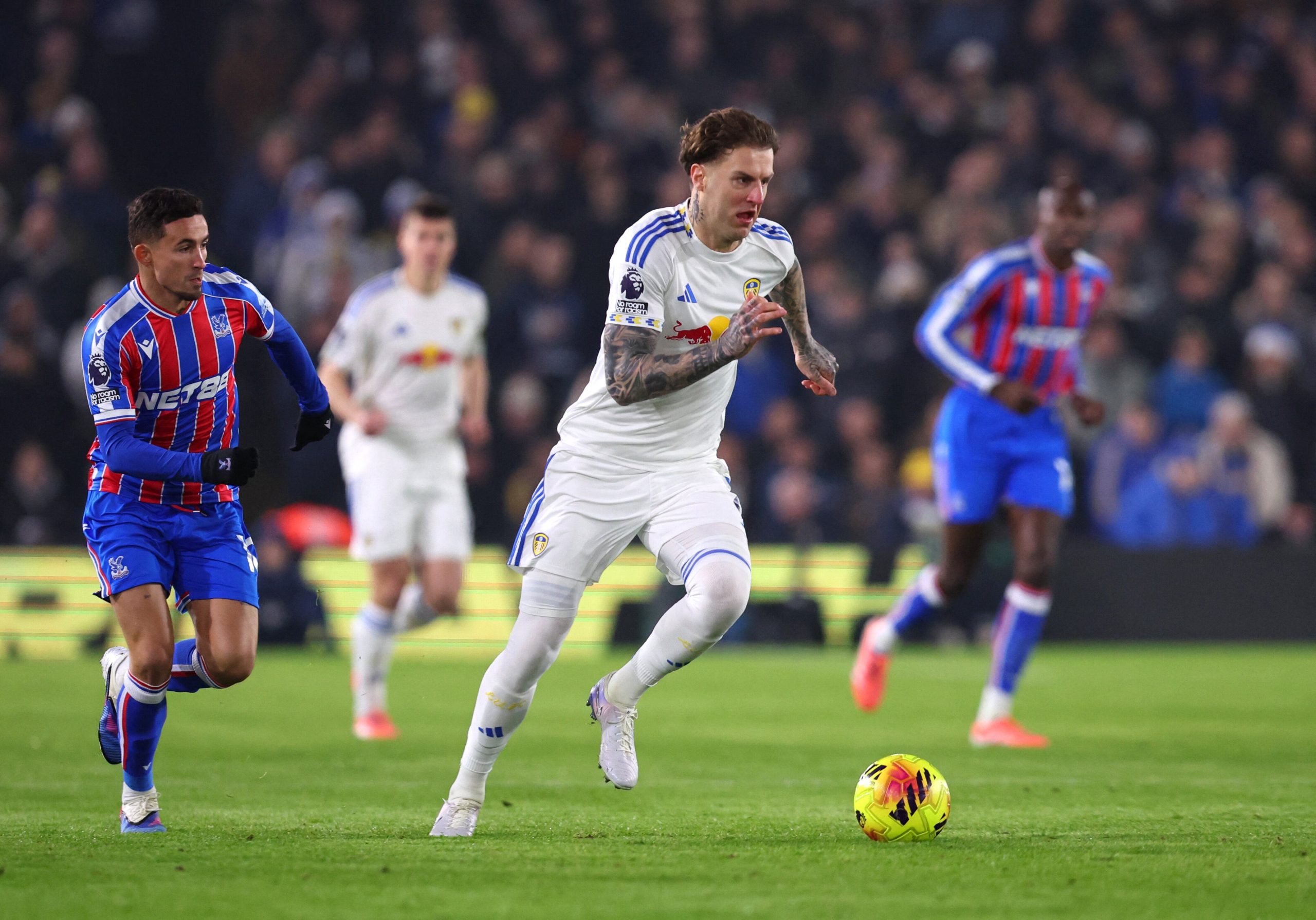 Leeds vs Crystal P. por la fecha 17 de la Premier League del 2025.