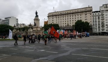 Piqueteros liberaron Puente Pueyrredón y marchan a Congreso para manifestarse en contra de la reforma laboral
