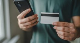 El uso de tarjetas de crédito volvió a crecer en noviembre, pero el consumo muestra señales de enfriamiento