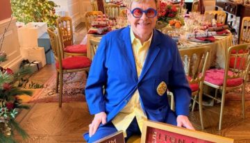 Elton John celebró que “Step Into Christmas” se convirtió en disco de platino en EE.UU.