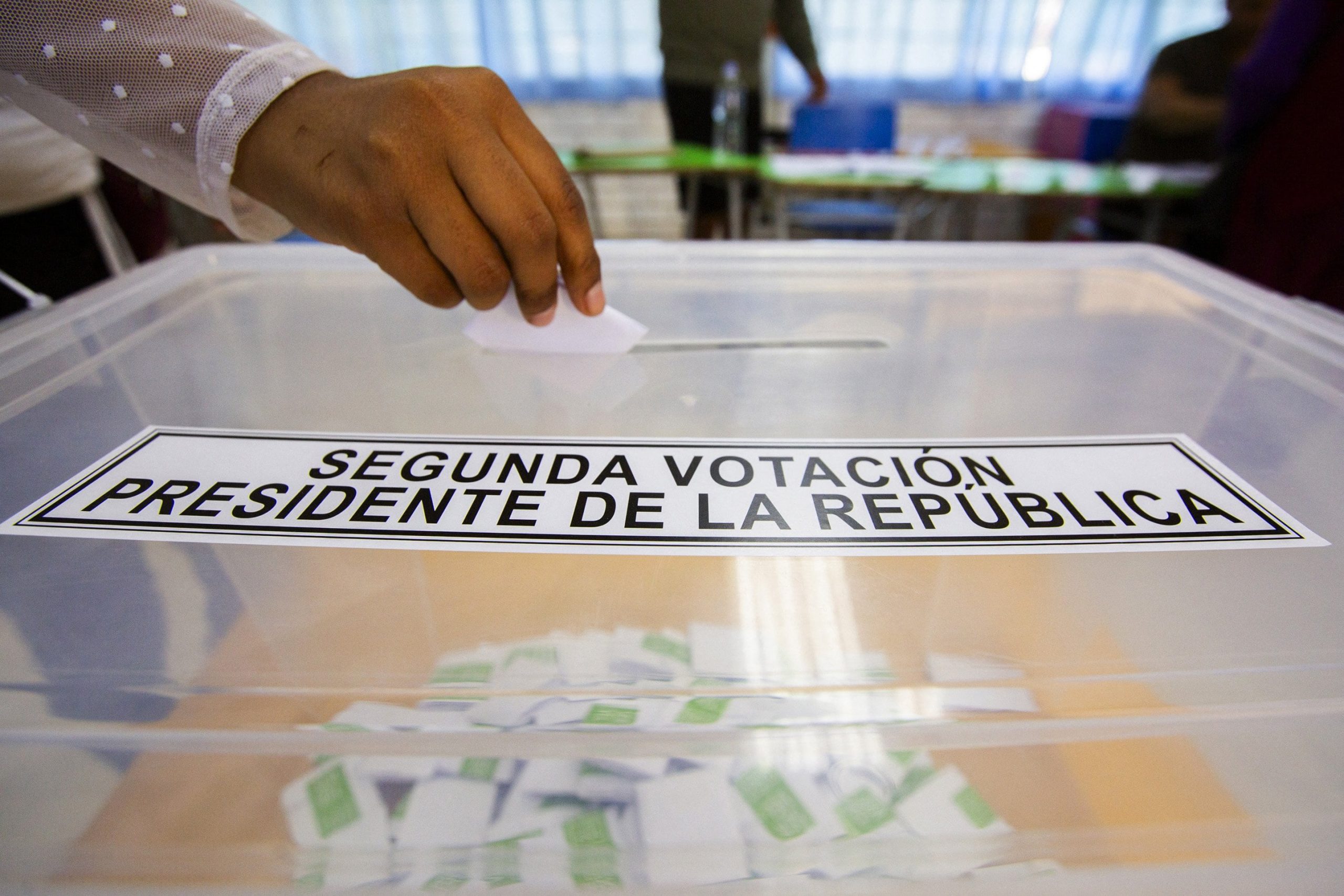 Los chilenos eligen presidente en una votación marcada por la creciente preocupación por los delitos violentos