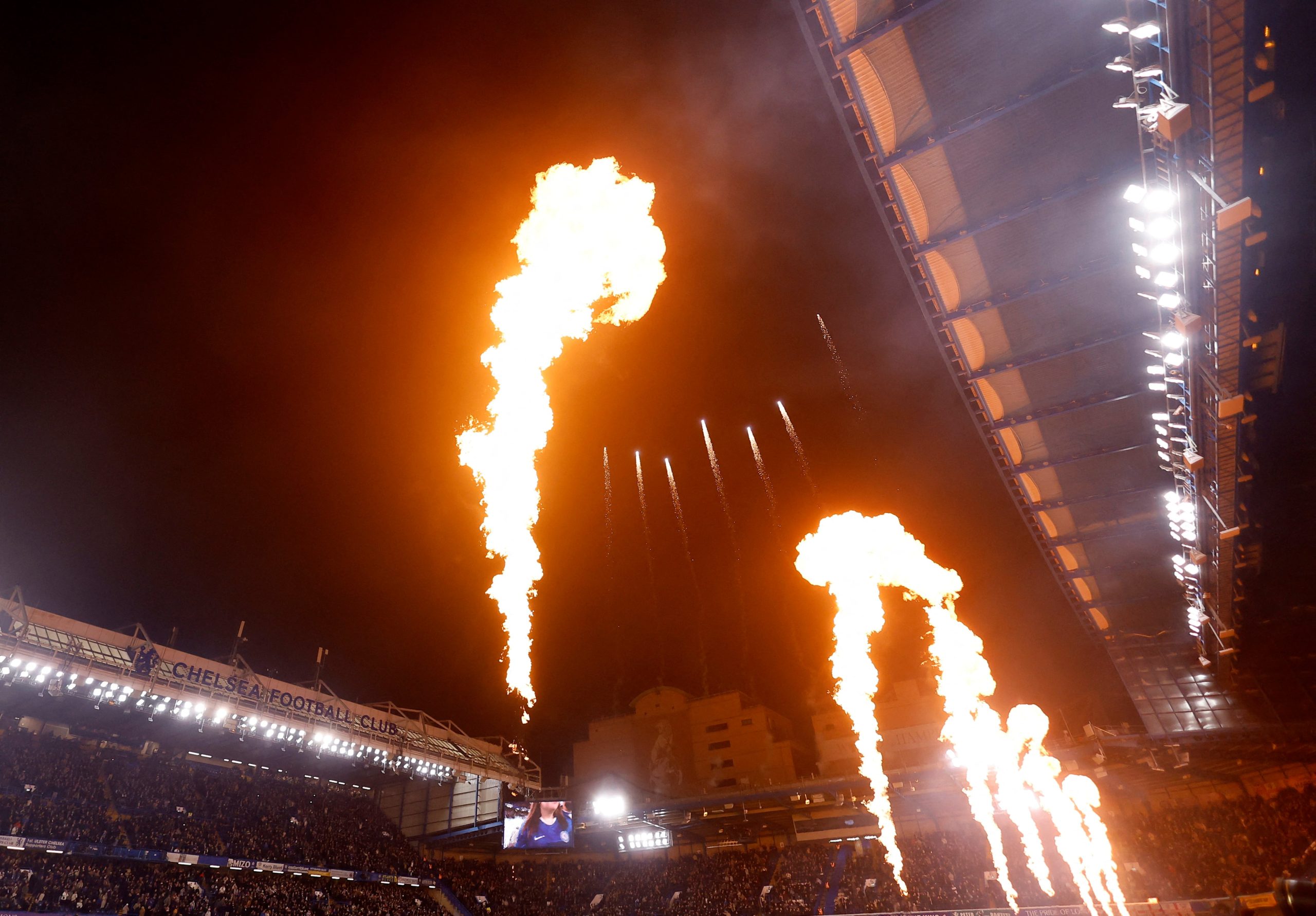 Chelsea vs Aston Villa por la fecha 18 de la Premier League del 2025.