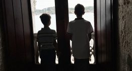 Eligieron un país con tres requisitos esenciales y que acompaña el IQ elevado de su hijo: “Hoy es otra persona”