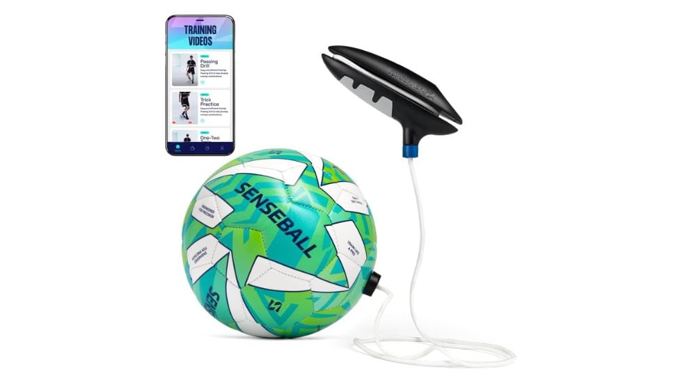 Balón de entrenamiento con aplicación 'SenseBall'.