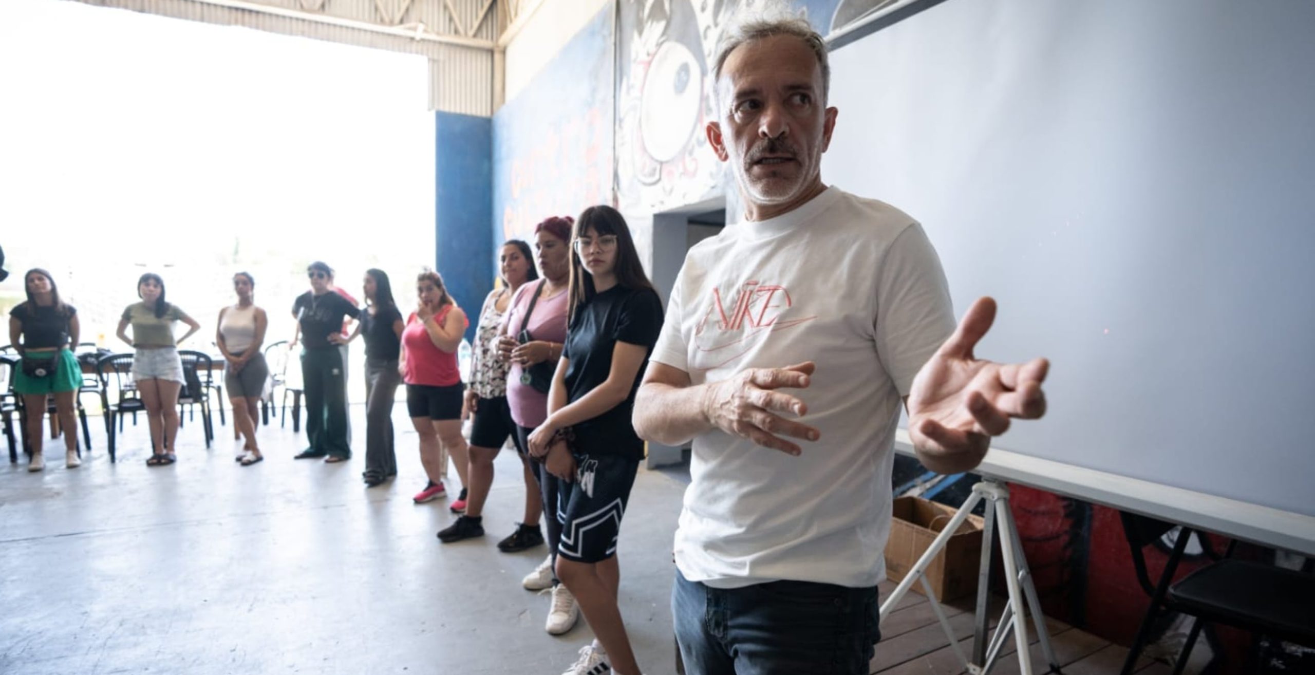 Hoy Fabián continúa transformando realidades con el programa FUDE, que alcanza a 16 clubes de Moreno y más de 10.500 chicos y chicas.