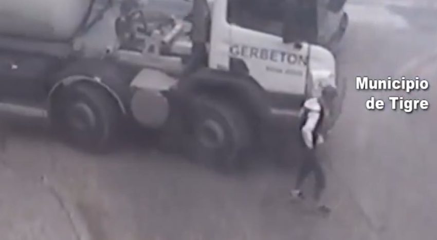 Mar del Plata: un motociclista atropelló a una ciclista de 13 años y se fugó