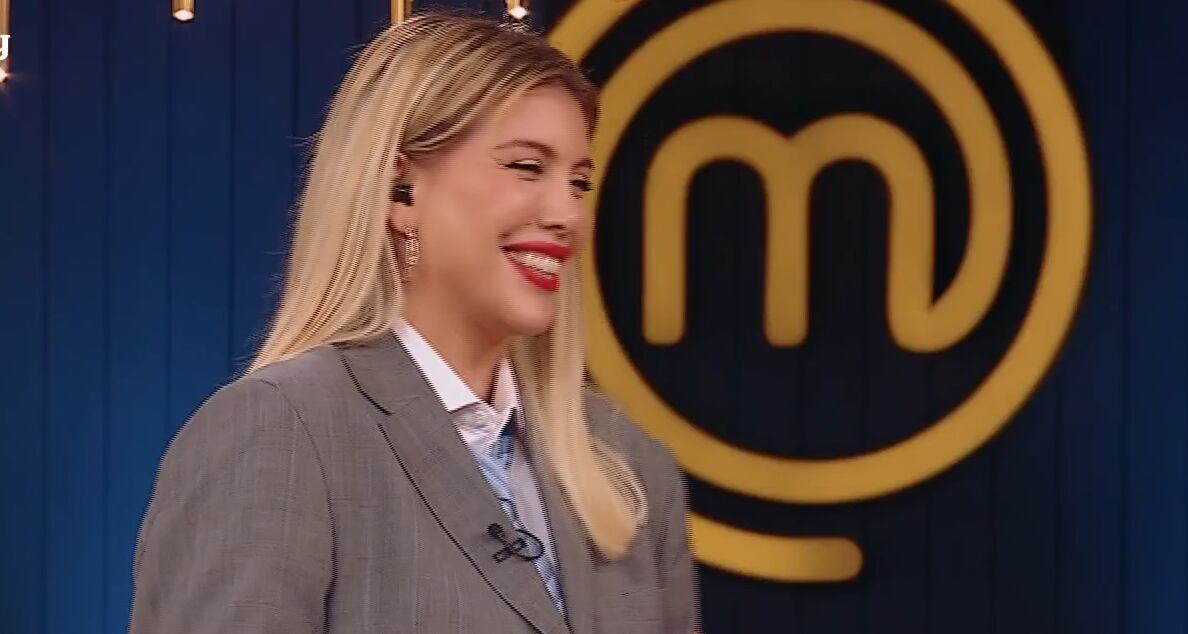Wanda Nara no contuvo la risa después chicanear a Maxi López. (Foto: Captura Telefe)