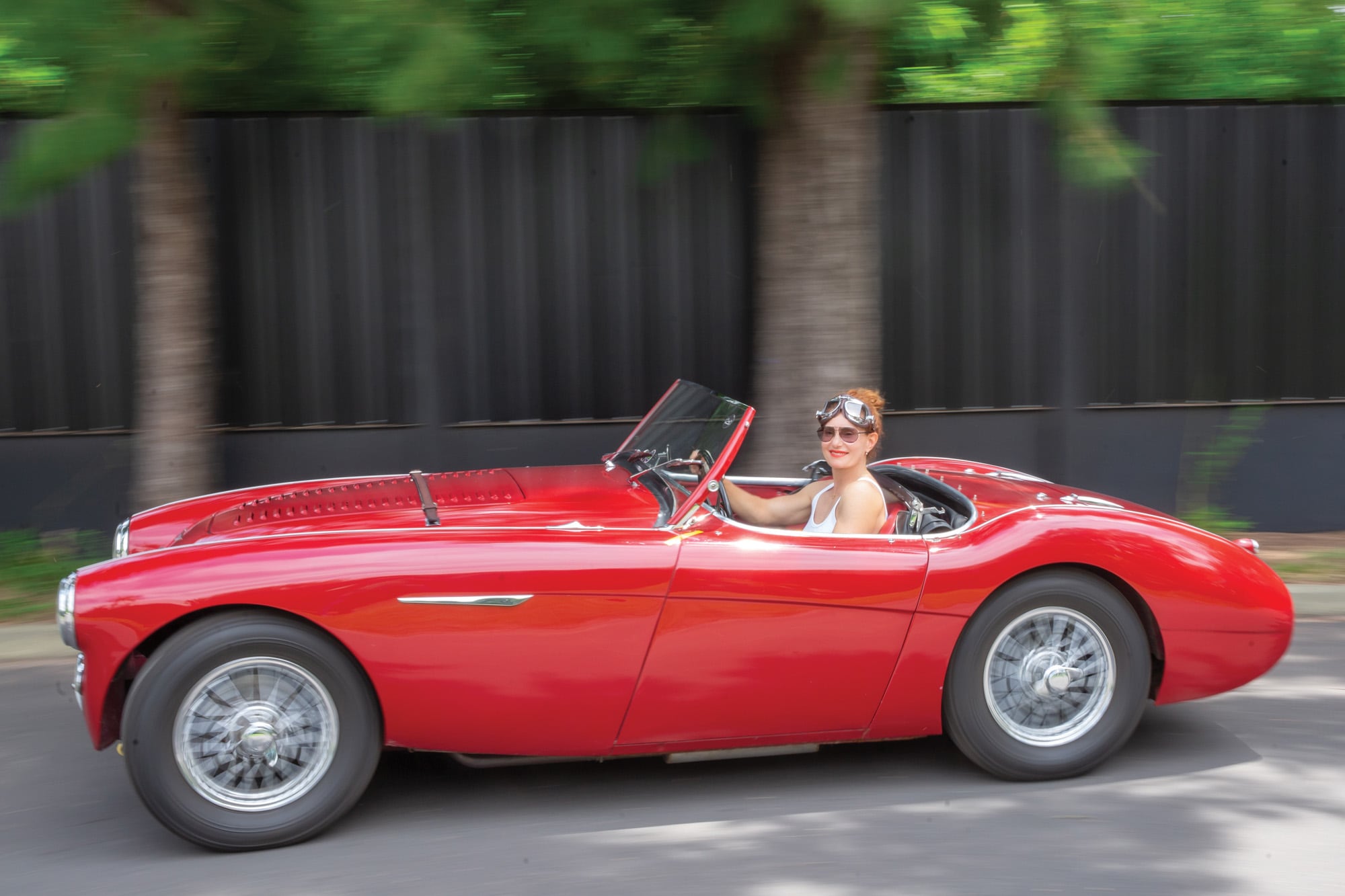 Piloteando el Austin Healey a pura sonrisa