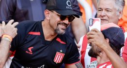 Juan Sebastián Verón estuvo en la tribuna con los hinchas de Estudiantes en la final contra Racing