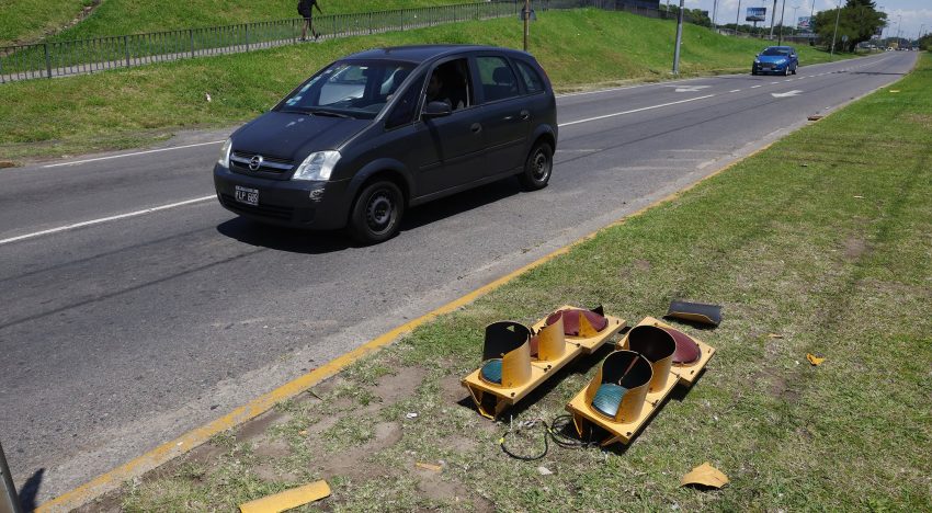 Las razones que podrían explicar por qué se inundó y colapsó la Panamericana