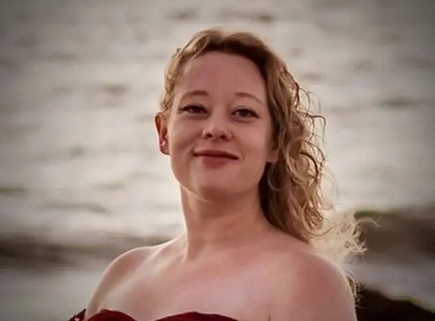 Video: el momento en que un agente de migraciones ICE dispara y mata a una mujer en Minneapolis