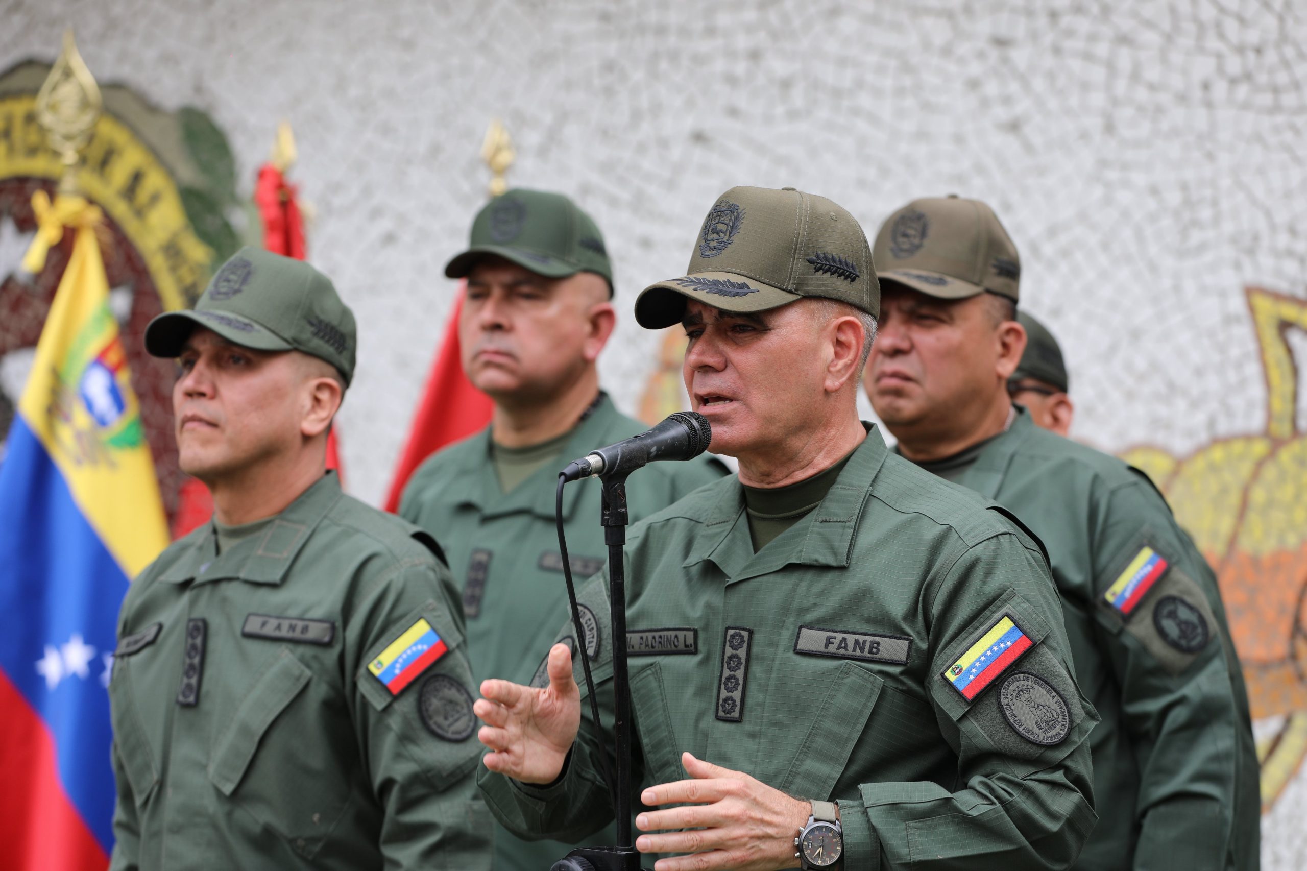 El ministro de Defensa de Venezuela, el general en jefe Vladimir Padrino López, no ofreció ninguna cifra de fallecidos ni heridos por los bombardeos lanzados por Estados Unidos (Xinhua/Ministerio para la Defensa de Venezuela)