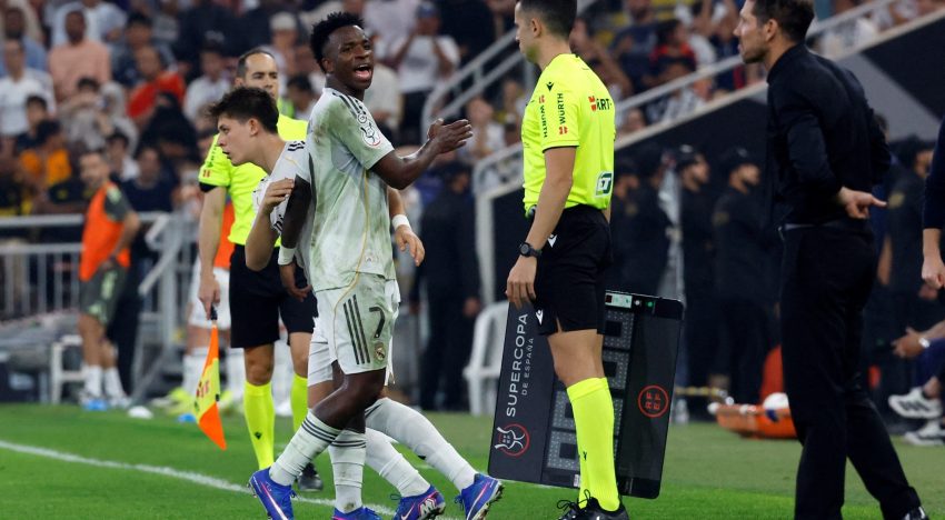 La contundente frase del Cholo Simeone para explicar su picante cruce con Vinícius en la Supercopa de España