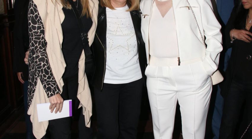 Karina Milei fue con su mamá y Patricia Bullrich al teatro: las fotos de la salida