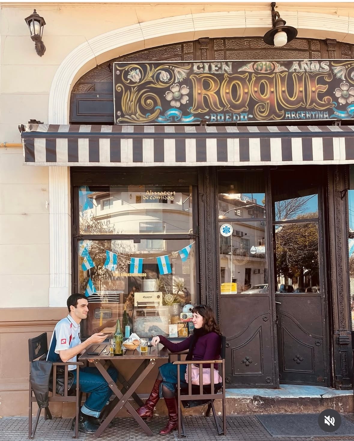El bodegón se fue actualizando a lo largo de sus 111 años de historia y hoy recibe a un público joven