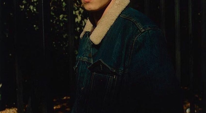 De baterista en una banda de rock y padre a los 20 años a brillar como una de las estrellas de Stranger Things