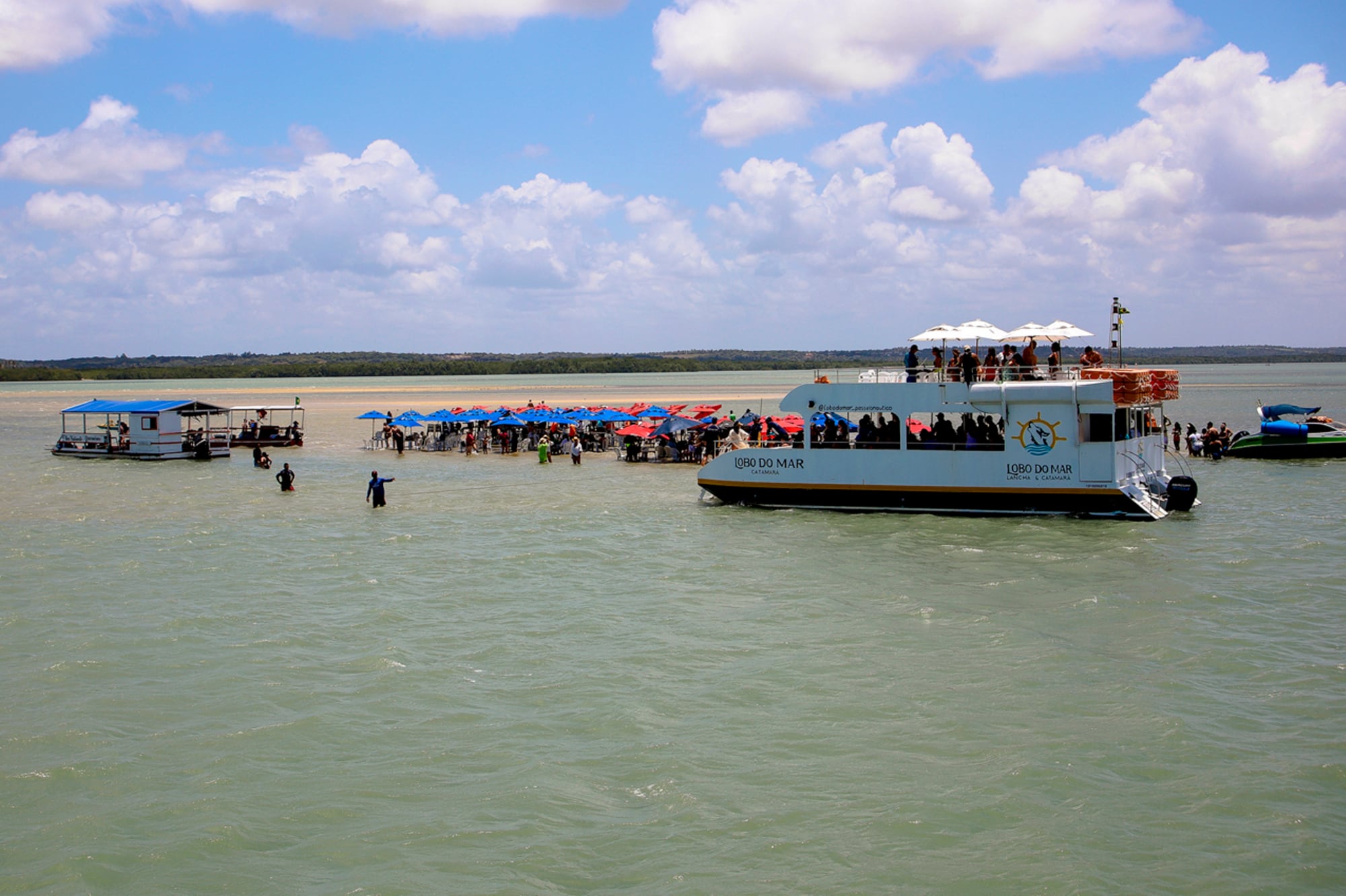 En la laguna Guarairas se ofrecen paseos en barco
