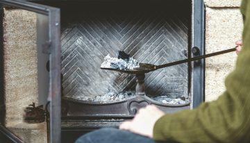 Limpia de forma sencilla tu estufa o chimenea con el aspirador de cenizas más vendido de Amazon