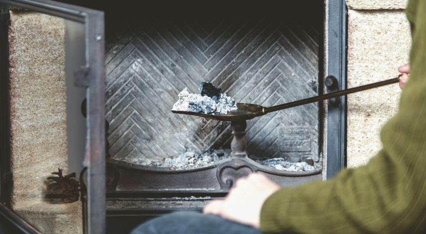 Limpia de forma sencilla tu estufa o chimenea con el aspirador de cenizas más vendido de Amazon