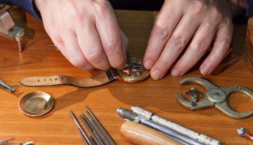 Si eres un apasionado de la horología, este kit para reparar relojes es todo lo que necesitas para convertirte en un verdadero artesano