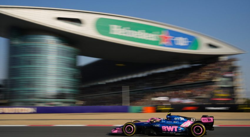 Franco Colapinto llegó 14º en la carrera sprint del Gran Premio de China, que ganó George Russell