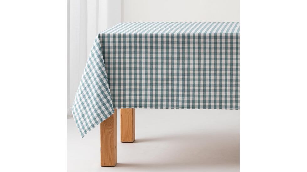 Los manteles antimanchas suelen ser más duraderos.