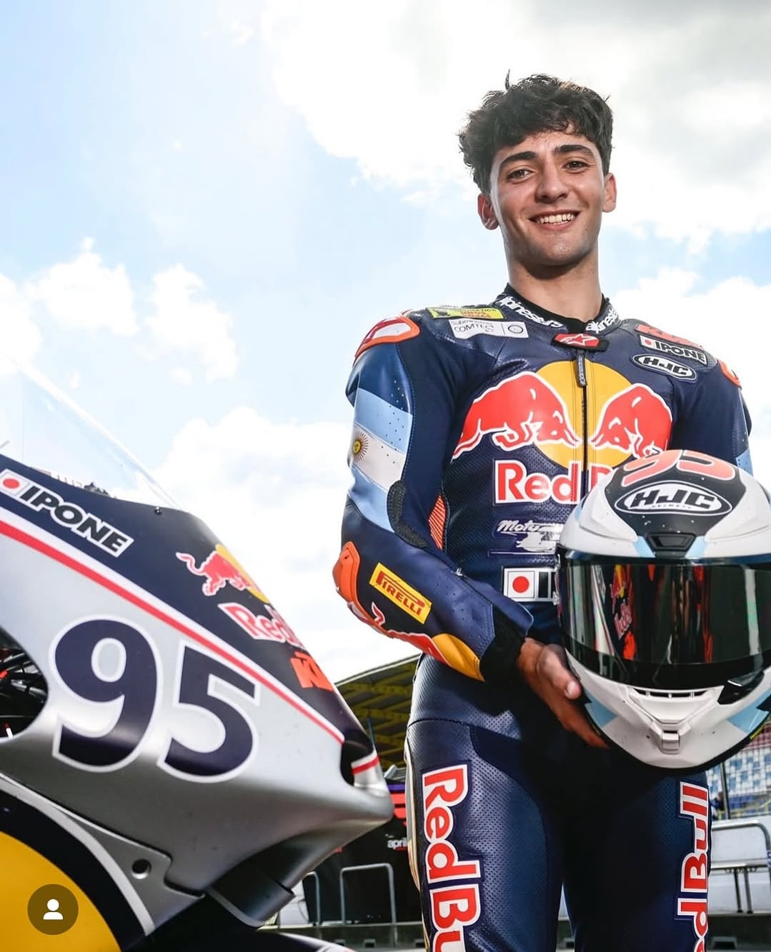Como Perrone, Marco Morelli tiene 18 años y representa a Argentina sin haber nacido en el país; hace sus primeras armas en Moto3.