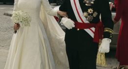 De fiesta, en Sevilla. La princesa Amalia asistió sola a una boda en España con un look muy comentado