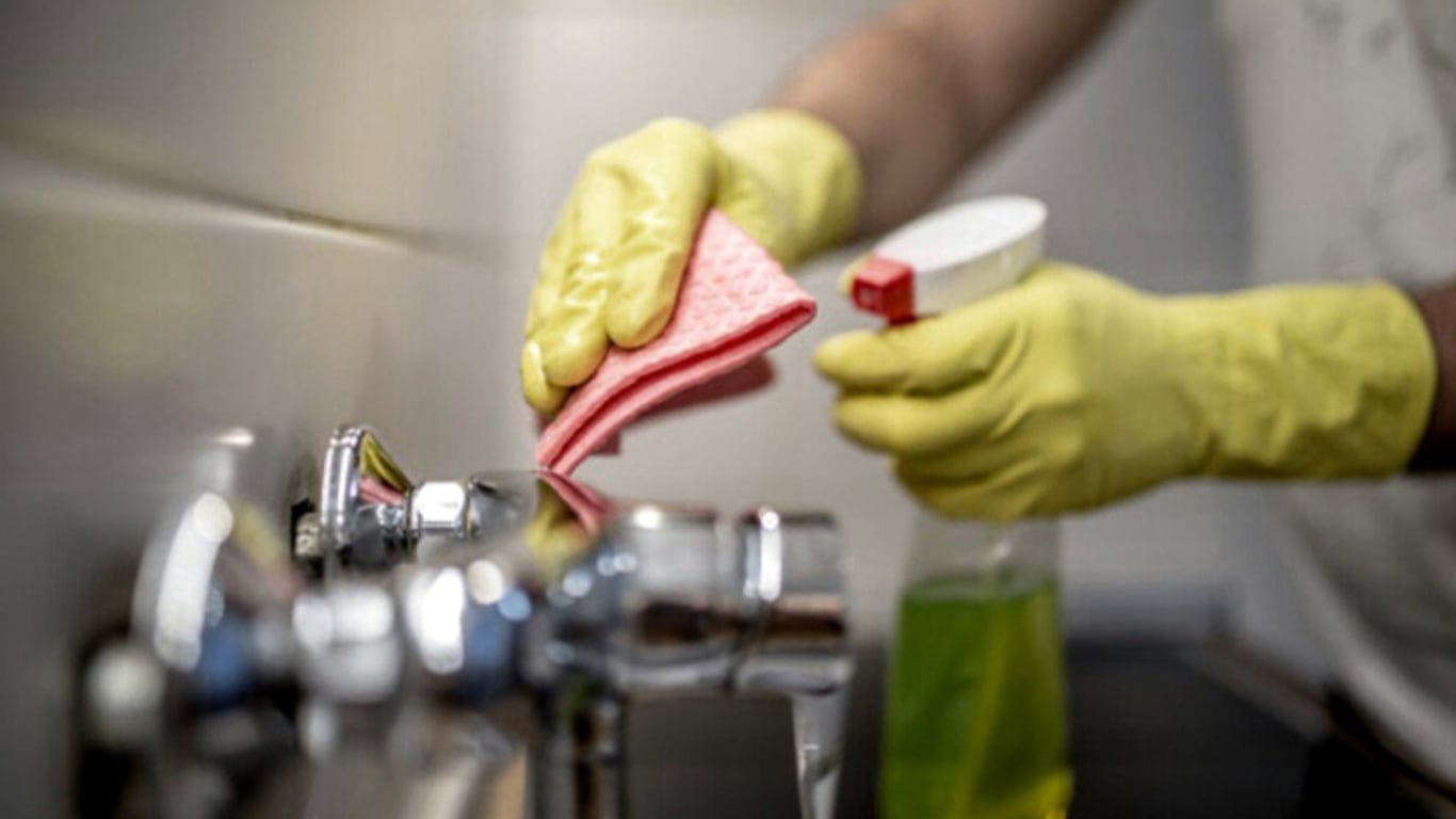 Lo que sale la hora del empleo doméstico en marzo de 2026 (Foto: Télam).