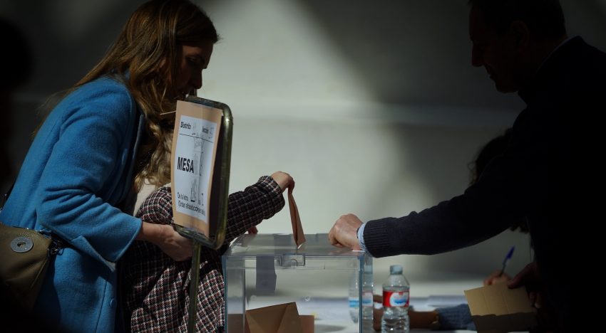 Elecciones en Castilla y León 15M, en directo | La participación a las 18.00 sube un punto y medio y se sitúa en el 53,19%
