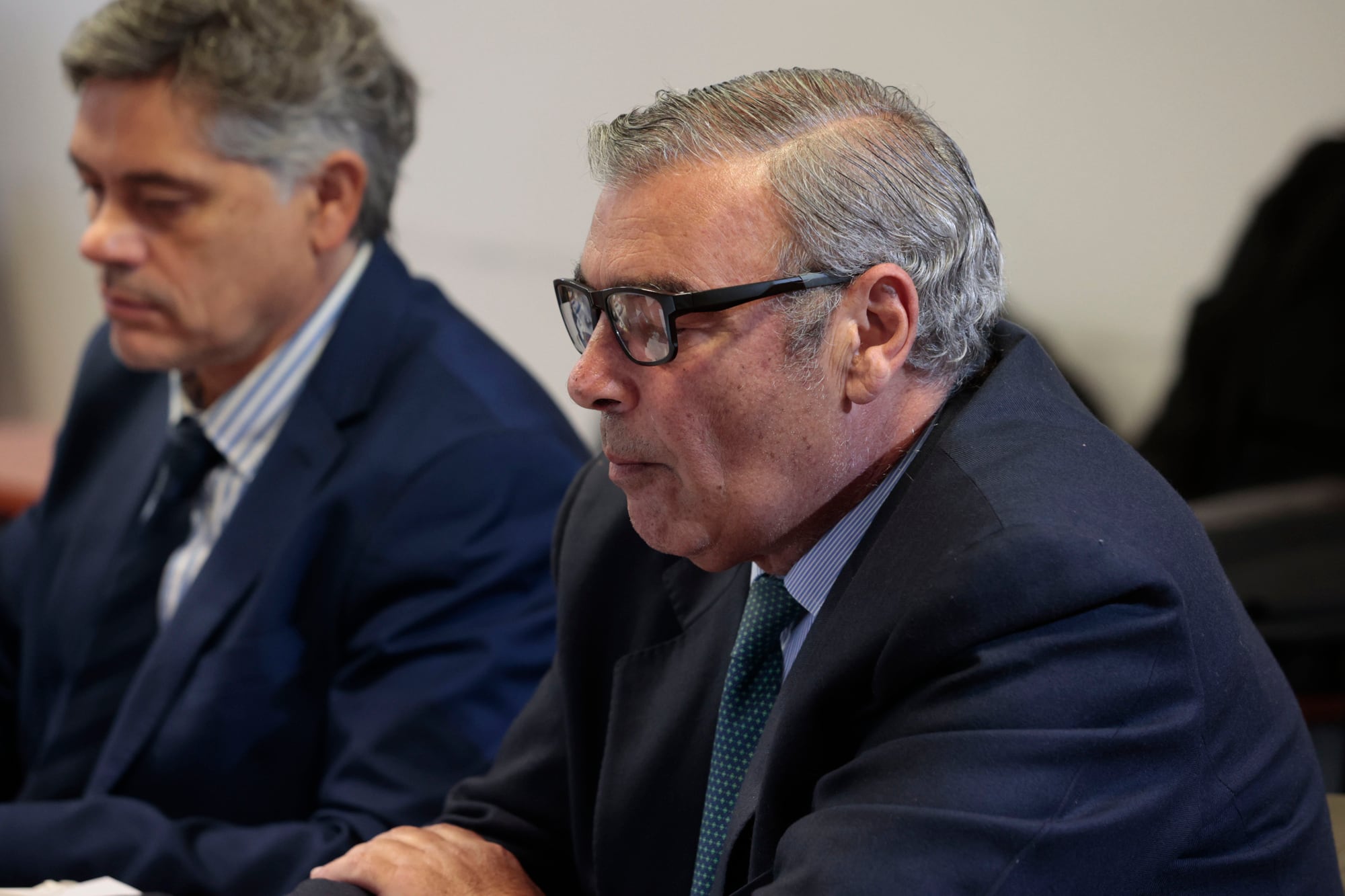 El contralmirante retirado Luis Enrique López Mazzeo, durante el Juicio oral por el hundimiento del submarino ARA San Juan, ocurrido en noviembre de 2017,  Tribunal Oral en lo Criminal Federal de Río Gallegos, Santa Cruz.- 