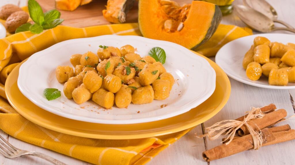 Los ñoquis de calabaza con 200 gramos de harina quedan suaves por dentro y dorados por fuera. Foto: Recepedia.