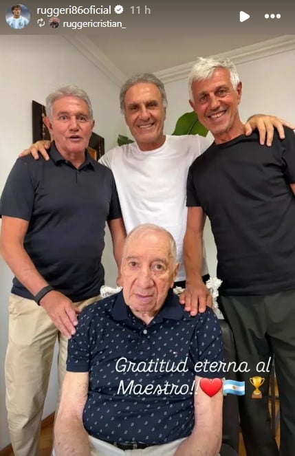 Burruchaga, Ruggeri y Giusti junto a Bilardo