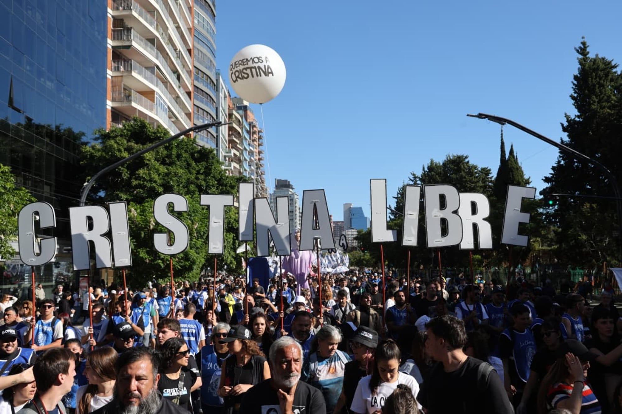 La Cámpora marcha hacia San José 1111, la casa de Cristina Kirchner