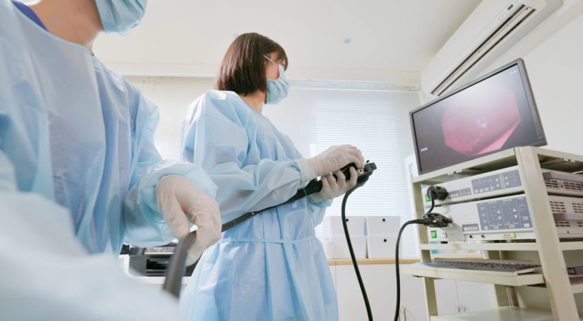 Sube el salario en California: estos trabajadores de salud cobrarán más a partir del 1° julio de 2026