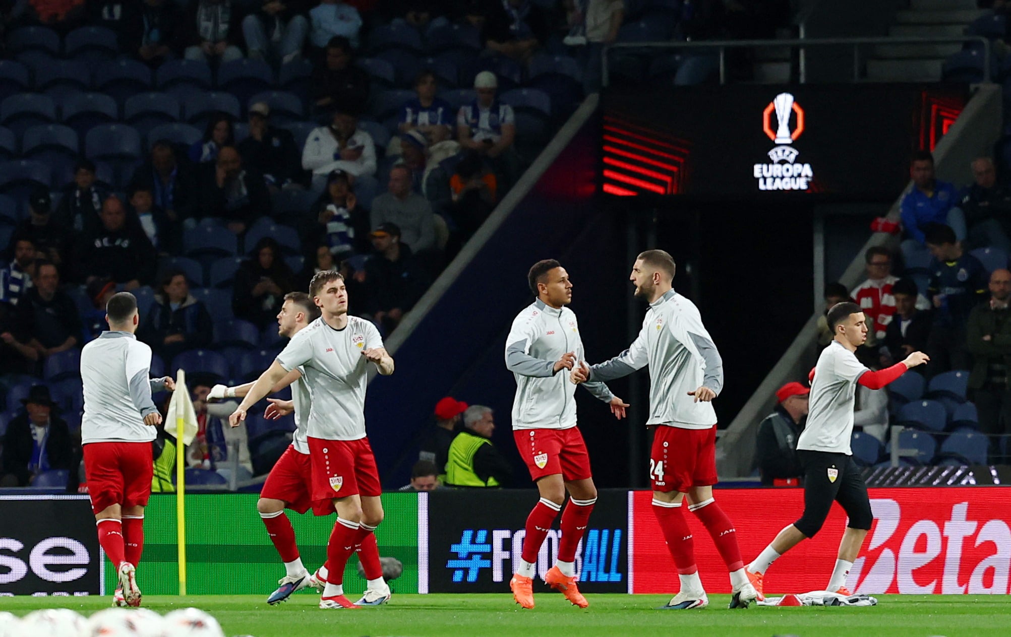 Porto vs Stuttgart por los octavos de final de la UEFA Europa League del 2026.