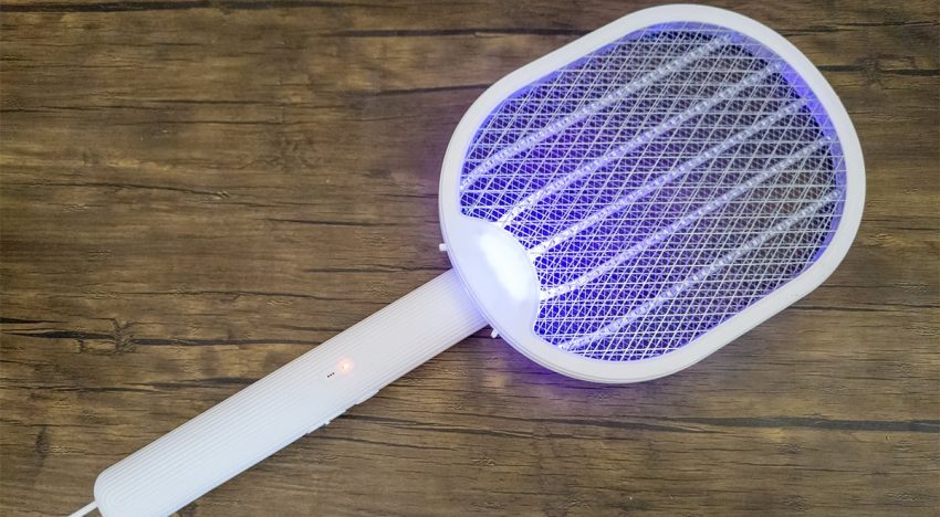 Mantén tu casa libre de moscas y mosquitos con este matamoscas eléctrico plegable