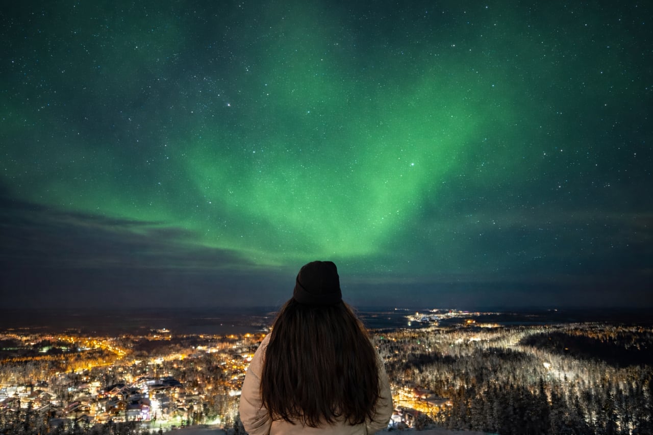 Una de las razones para viajar a este destino es su amor por las auroras boreales